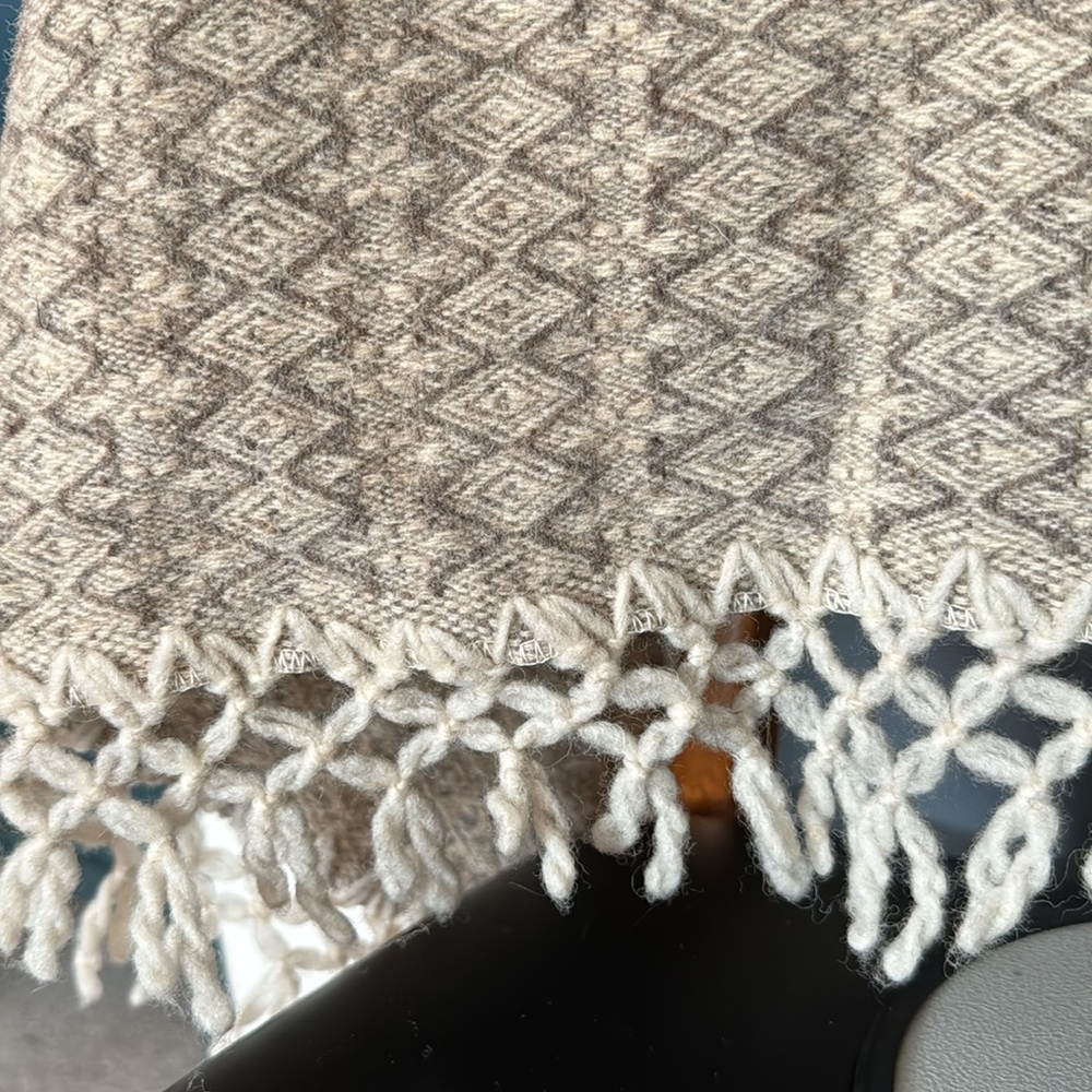 Wool shawl - Picture 5 of 5